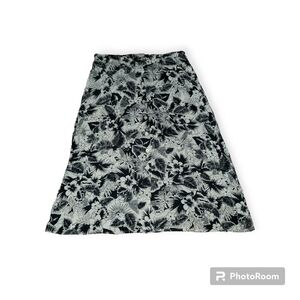 Woman's Black & White Print Sagharbor Skirt. Size M